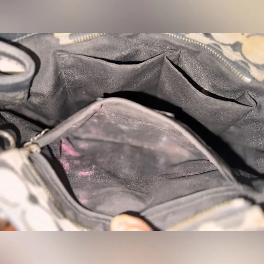 Coach Signature Hampton Black Handbag Tote - Picture 6 of 16